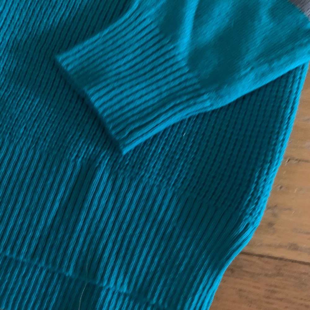 Teal/navy/gray sweater size medium - Picture 4 of 6